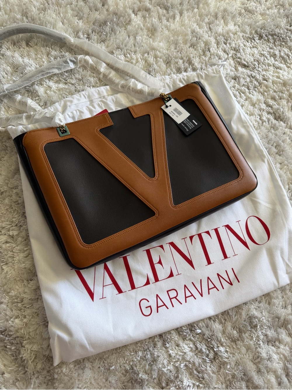 Valentino Garavani VIVA SUPERSTAR Two Tone Leather Shoulder Bag Brand New